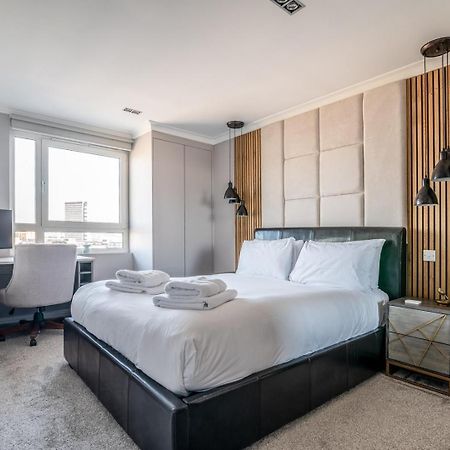 Canary Wharf Retreat With Free Secure Parking Лондон Екстериор снимка