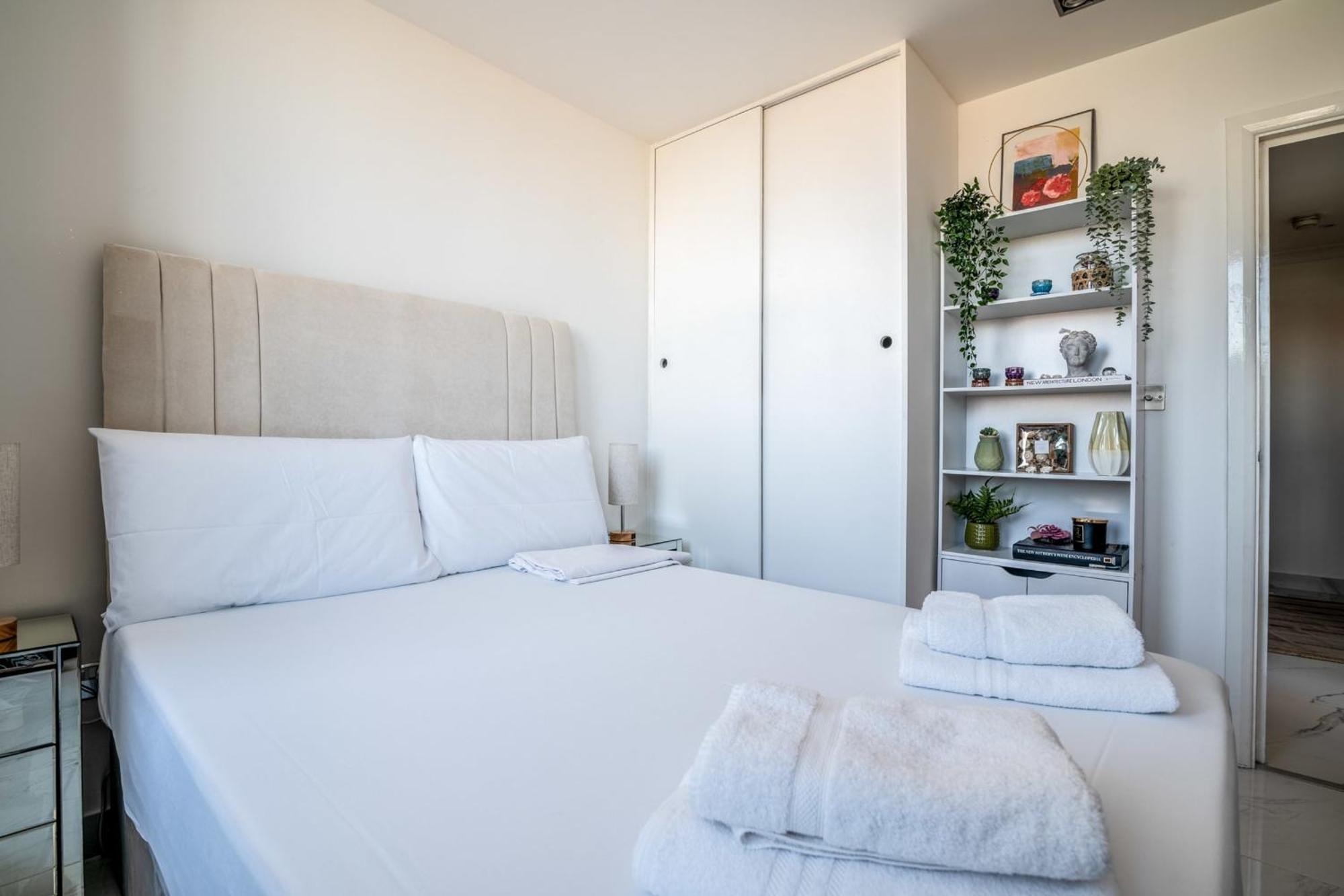 Canary Wharf Retreat With Free Secure Parking Лондон Екстериор снимка