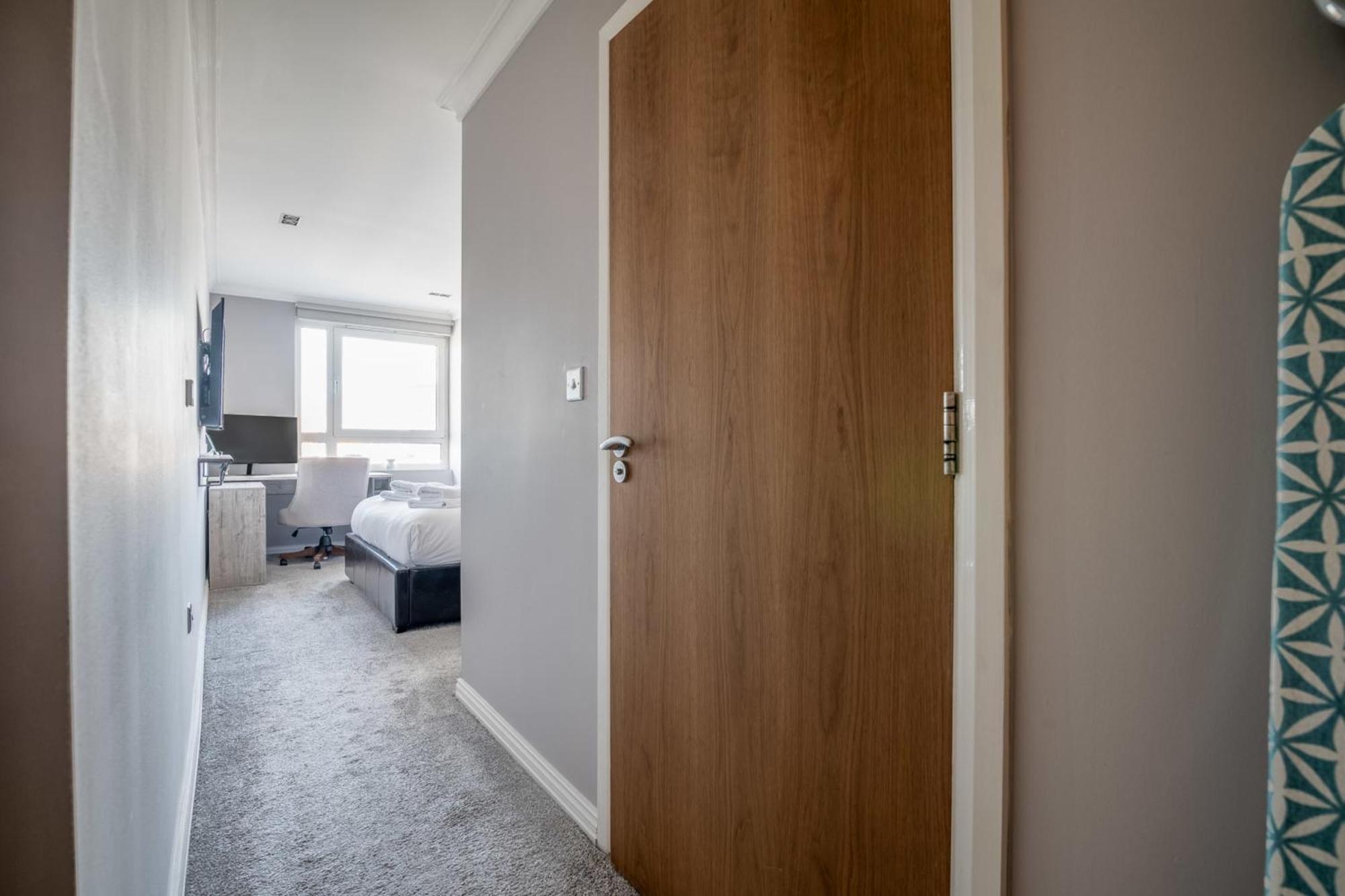 Canary Wharf Retreat With Free Secure Parking Лондон Екстериор снимка