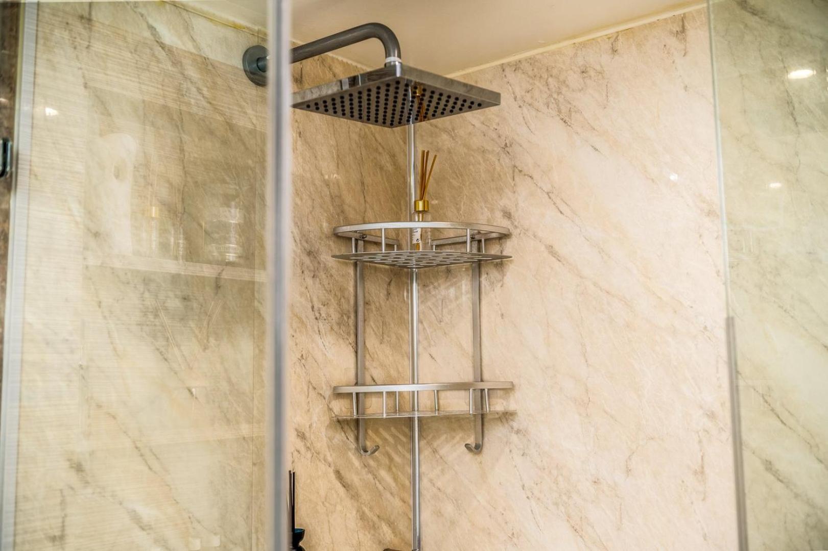 Canary Wharf Retreat With Free Secure Parking Лондон Екстериор снимка